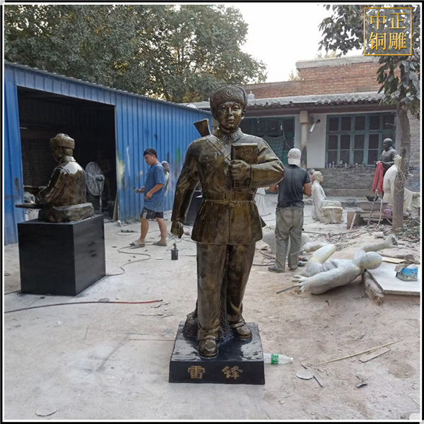 雷鋒抗日銅雕塑.jpg 雷鋒抗日銅雕塑.jpg